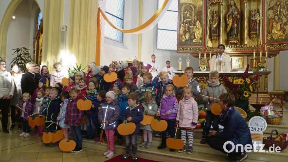Erntedank im Landkreis Amberg-Sulzbach: Sulzbach-Rosenberg, die Kinder vom Kneipp-Kindergarten Herz Jesu. Bild: ,mtm