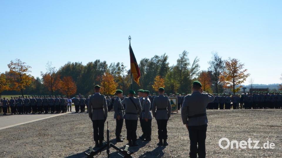Mit allen militärischen Ehren legten 186 Rekruten am Mittwochnachmittag ihren Eid auf die Bundesrepublik Deutschland ab. Bild: dob