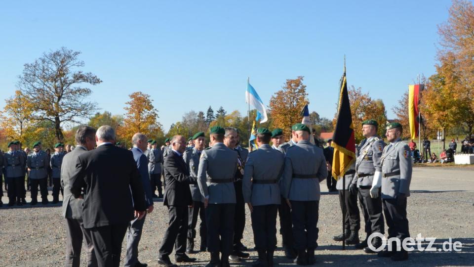 Mit allen militärischen Ehren legten 186 Rekruten am Mittwochnachmittag ihren Eid auf die Bundesrepublik Deutschland ab. Bild: dob