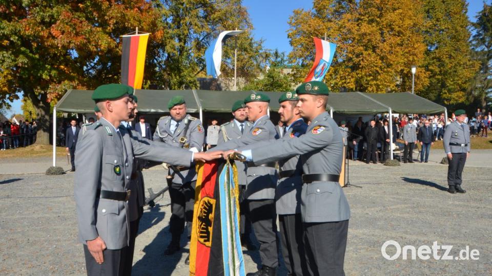 Mit allen militärischen Ehren legten 186 Rekruten am Mittwochnachmittag ihren Eid auf die Bundesrepublik Deutschland ab. Bild: dob