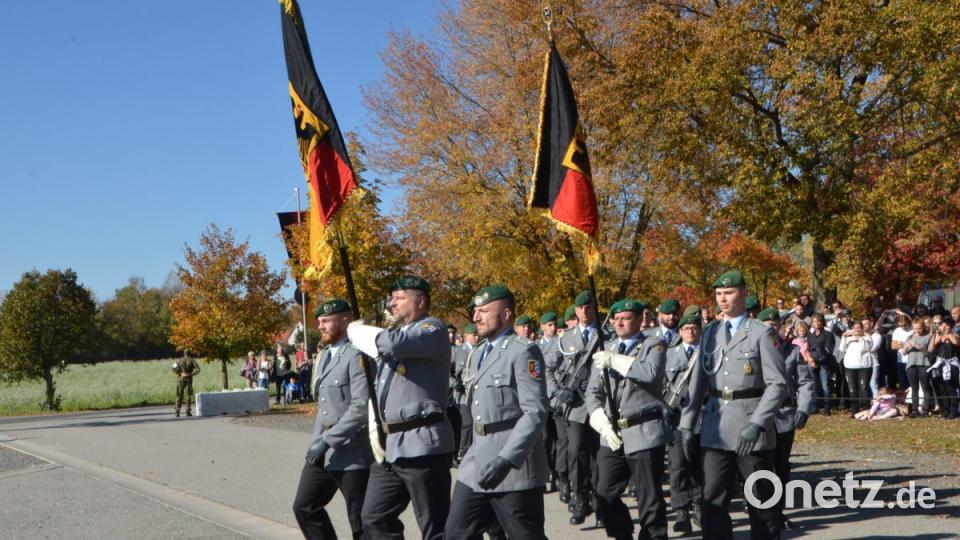 Mit allen militärischen Ehren legten 186 Rekruten am Mittwochnachmittag ihren Eid auf die Bundesrepublik Deutschland ab. Bild: dob