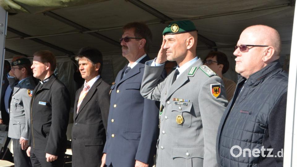 Mit allen militärischen Ehren legten 186 Rekruten am Mittwochnachmittag ihren Eid auf die Bundesrepublik Deutschland ab. Bild: dob