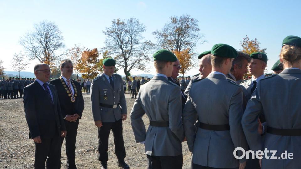 Mit allen militärischen Ehren legten 186 Rekruten am Mittwochnachmittag ihren Eid auf die Bundesrepublik Deutschland ab. Bild: dob