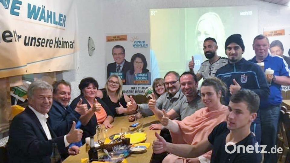 Die Freien Wähler in Schwandorf feiern Thomas Dobler