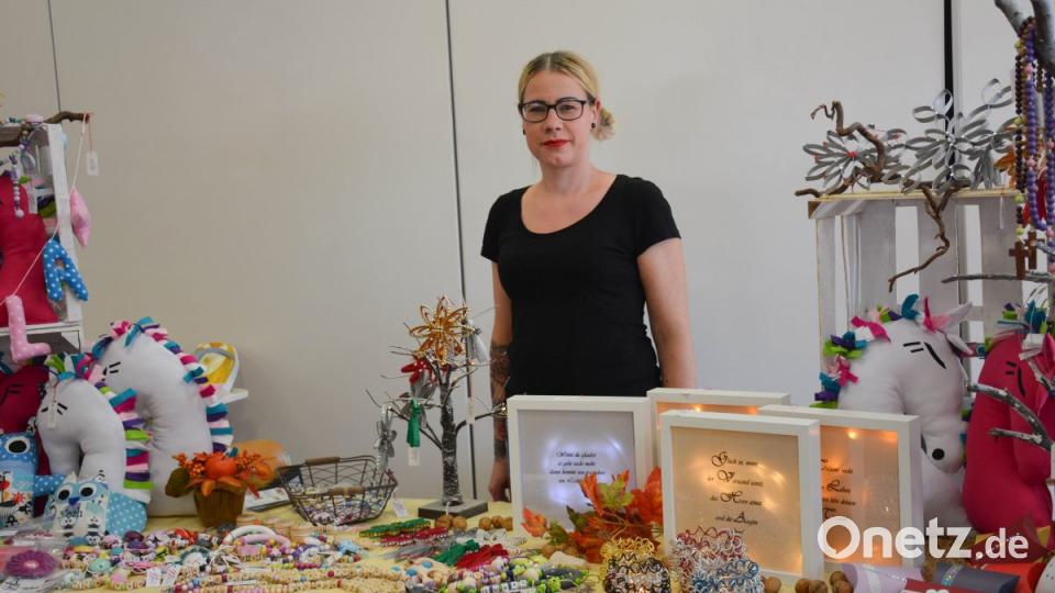 Nicole Franz bot für die Kleinen schöne, personalisierte Bärchen, Kissen und individuelle Schnullerketten bereit. Bild: Freya Stöckl