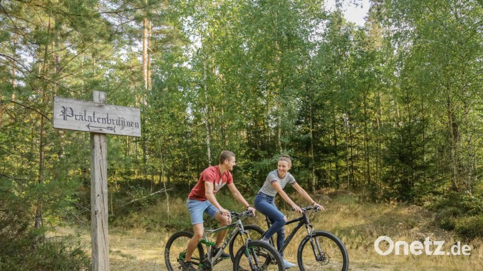 Simon Dötsch will sich dafür einsetzen, dass die Radwege der Region größeren Zulauf erfahren. Mit seiner Freundin ist er oft in der Natur unterwegs. Bild: hwk