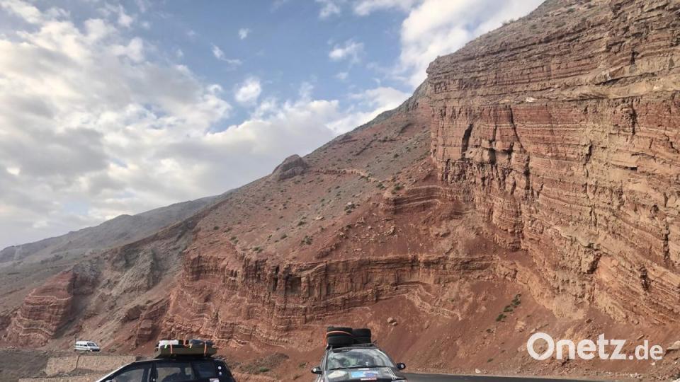 Nach 22 Tagen erreichen die Studenten Duschanbe, die Hauptstadt Tadschikistans. &quot;Das kann es nicht gewesen sein&quot;, sagt Moritz Termer. So geht es für die Studenten weiter auf den Pamir-Highway. Es gilt einen 4000-Meter-Pass zu überwinden. Bild: exb