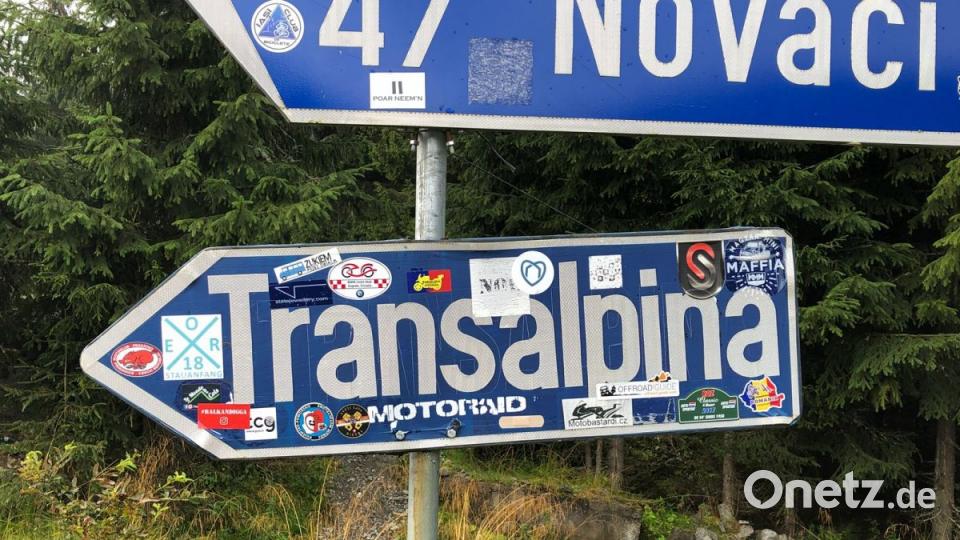 Der Amberger Moritz Termer und vier Studienkollegen haben sich auf den Weg gemacht: Bei der Tajik Rally geht es darum, alte Autos nach Tadschikistan zu bringen, wo sie dann vom Hilfswerk Caritas versteigert werden. Die Route führt auch über Rumäniens bekannteste Straße, die Transalpina. Bild: exb
