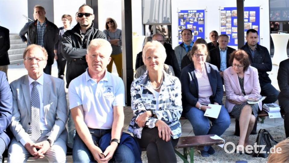 Viele Zuschauer bei der Einweihung. Bild: rgr