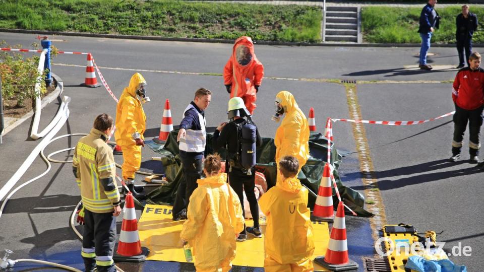 Der Dekontaminationsplatz bei dem die Kräfte "sauber" gemacht wurden. Bild: egl