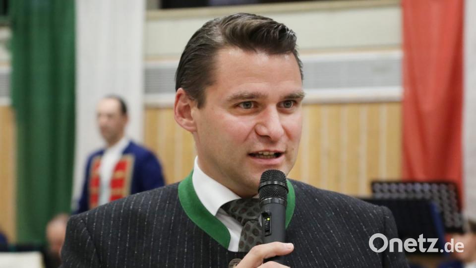 Schirmherr Landrat Thomas Ebeling dankte allen Musikanten. Bild: Gerhard Götz