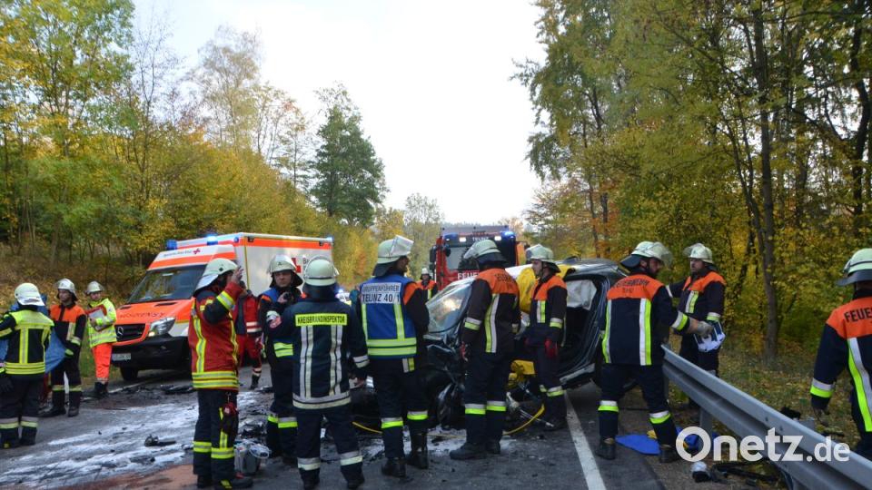 Viele Feuerwehrleute waren im Einsatz. Bild: dob