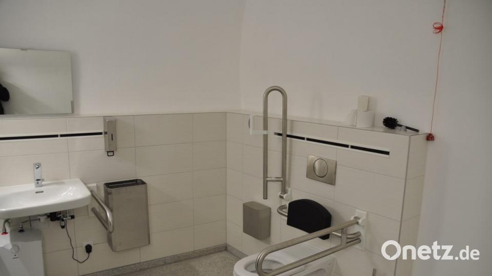 Untergebracht ist im Erdgeschoss auch ein behindertengerechts WC. Bild: ak