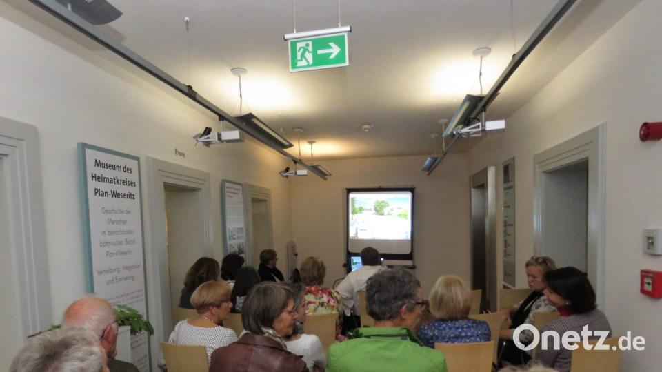 Museumsnacht in Tirschenreuth: Immer gut besetzt war der Vortragsraum. Bild: ubb