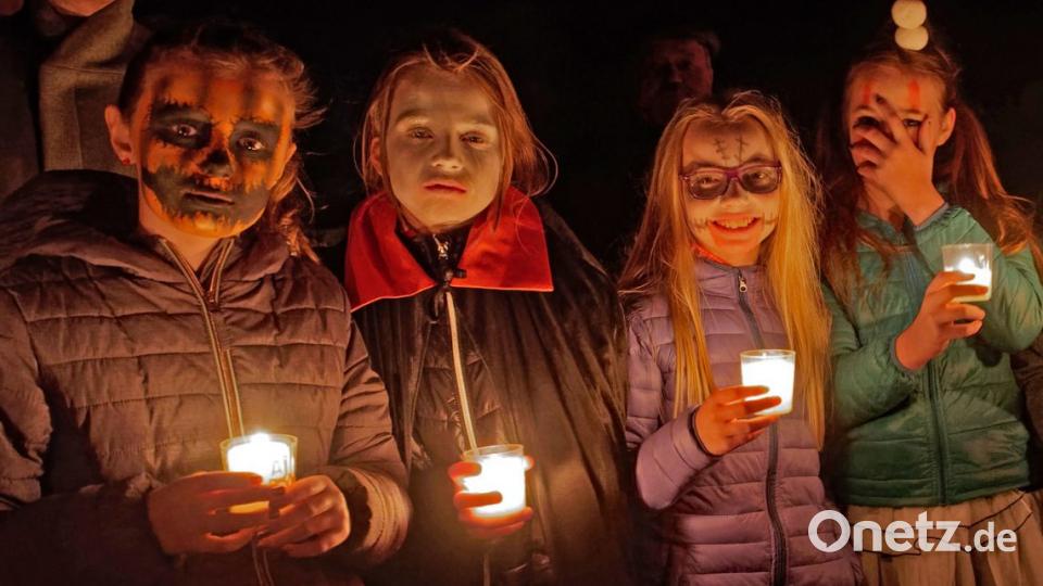 In voller Halloween-Montur waren diese jungen Damen gekommen. Bild: tr
