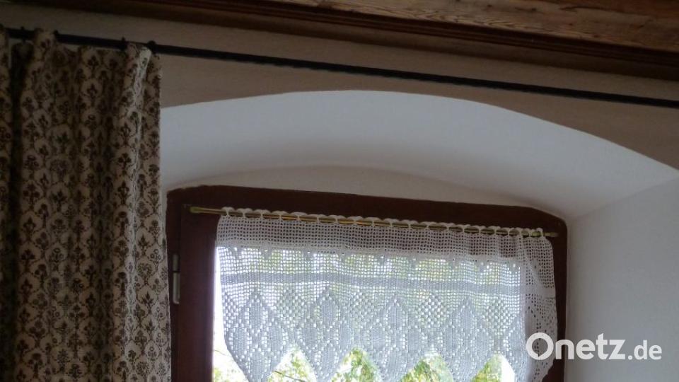 Von der Stube hat man einen schönen Blick auf die Naab. Bild: Portner