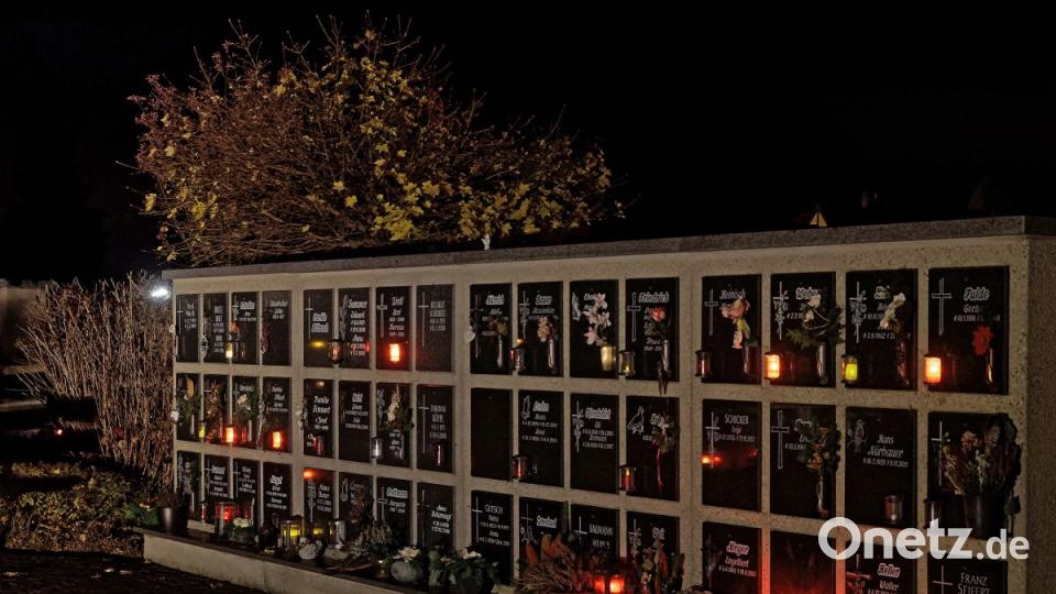 Meditativer Gang auf dem Friedhof Bild: tr