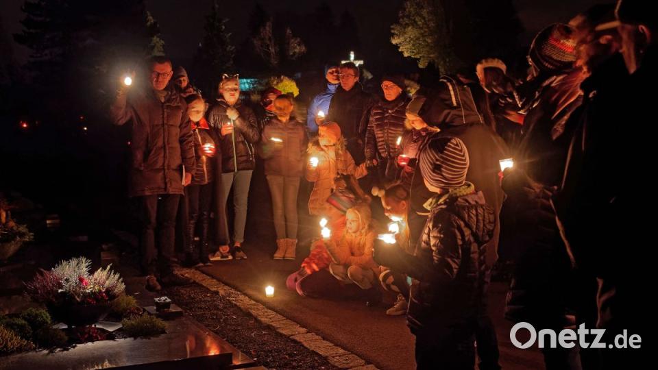 Meditativer Gang auf dem Friedhof Bild: tr