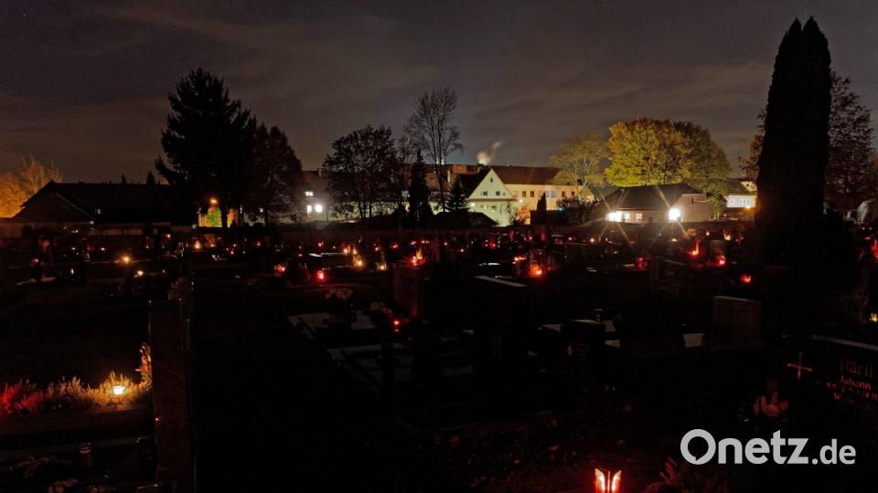 Meditativer Gang auf dem Friedhof Bild: tr