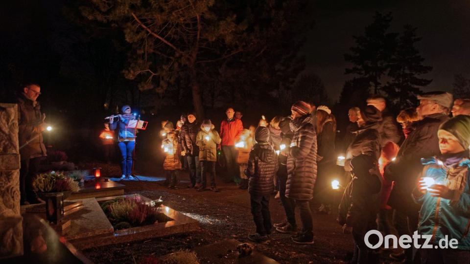 Meditativer Gang auf dem Friedhof Bild: tr