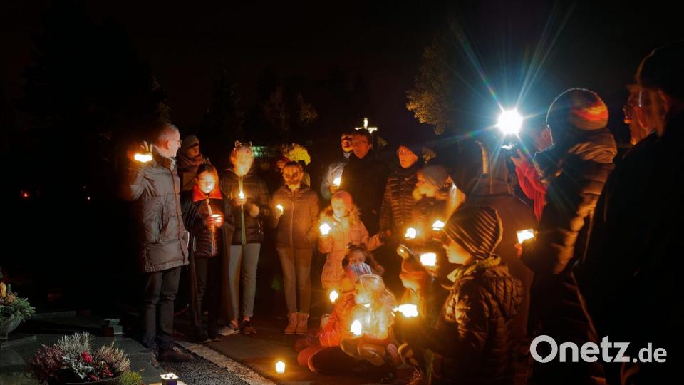 Meditativer Gang auf dem Friedhof Bild: tr