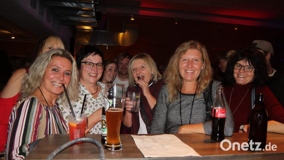 Prost. Die bunte Mischung der Getränke macht's. Bild: mfh