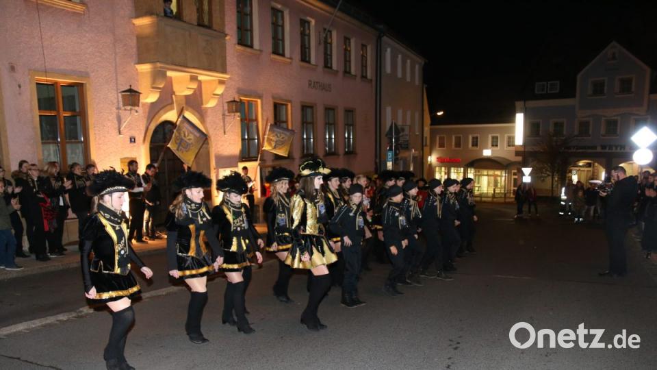 Und so gab es eine erste Kostprobe der Tanzkünste für die neue Saison. Bild: sne