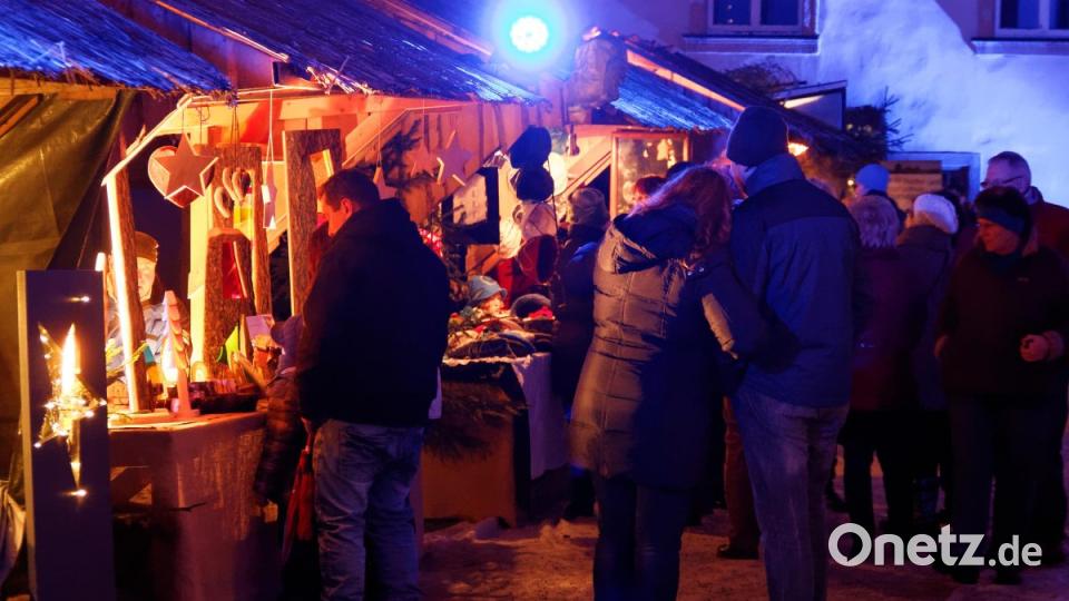 Der Weihnachtsmarkt im und um den historischen Fischhof ist einer der größten Weihnachtsmärkte in der Oberpfalz. Bild: tr