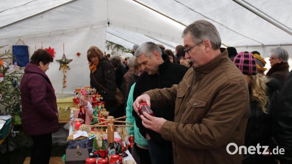 Der Weihnachtsmarkt im und um den historischen Fischhof ist einer der größten Weihnachtsmärkte in der Oberpfalz. Bild: tr
