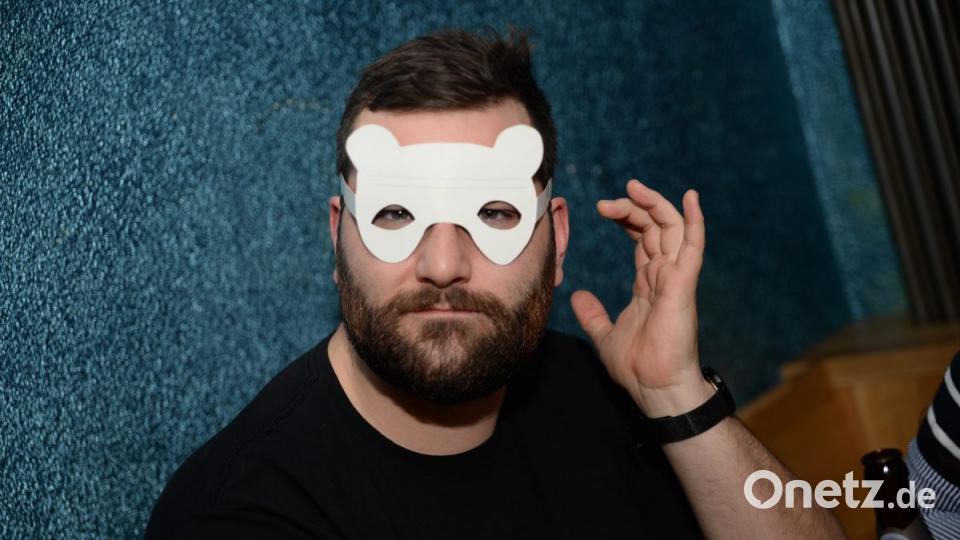 Könnte das ein Funky Blues Rabbit sein, der sich hinter der Maske beim Helferhappening von Wir sind Amberg hinter der Maske versteckt? Bild: brü