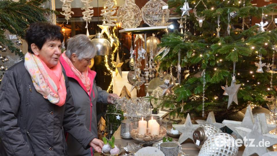 Der MWV-Aktionstag &quot;Vohenstrauß im Kerzenschein&quot; lädt Besucher aus allen Himmelsrichtungen zum Vorbeikommen und Staunen ein. Lichterglanz erfüllt die Stadt. Bild: dob