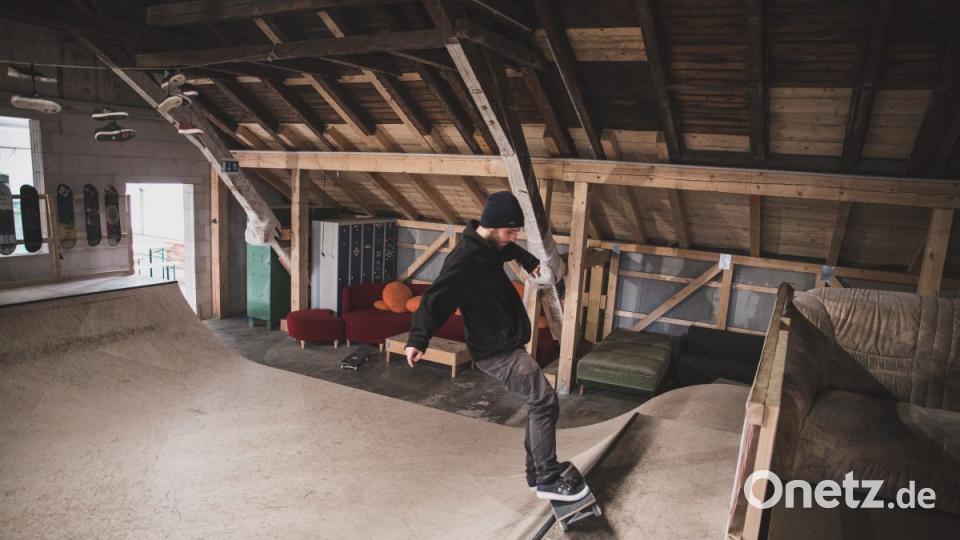 Florian Thoma in der Halfpipe. Bild: Lukas Meister