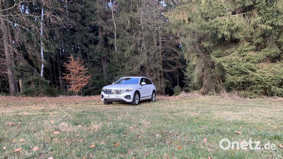 VW Touareg WOB-T 3308 3,0l V6 TDI SCR 210 kW (286 PS) 8-Gang-Automatik (Tirptronic), Oryxweiß Perlmutteffekt Bild: Michael Ascherl