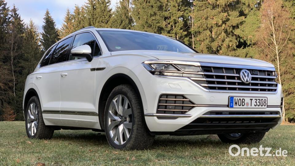 Der oryxweiß lackierte Testwagen (Perlmutteffekt kostete 1890 Euro) hat den stärksten momentan verfügbaren Motor unter der Haube, den 286-PS-Diesel. Bild: Michael Ascherl