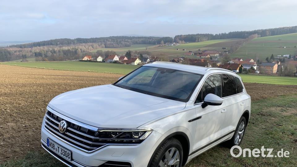 VW Touareg WOB-T 3308 3,0l V6 TDI SCR 210 kW (286 PS) 8-Gang-Automatik (Tirptronic), Oryxweiß Perlmutteffekt Bild: Michael Ascherl