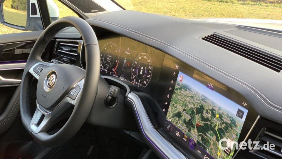 VW Touareg WOB-T 3308 3,0l V6 TDI SCR 210 kW (286 PS) 8-Gang-Automatik (Tirptronic), Oryxweiß Perlmutteffekt Bild: Michael Ascherl