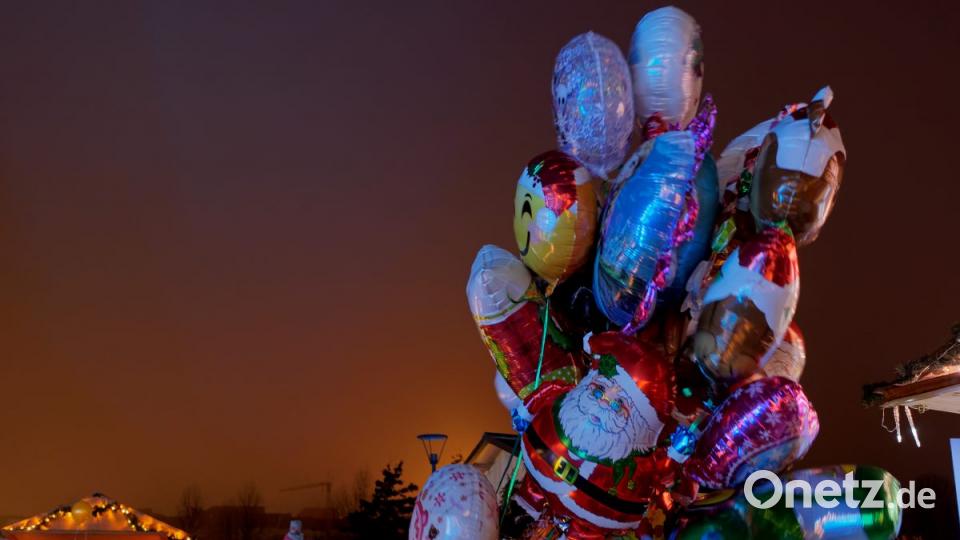 Wer am Samstag den Tirschenreuther Weihnachtsmarkt besuchte, hat alles richtig gemacht. Es blieb nämlich trocken und auch die Temperaturen waren sehr erträglich. Am Sonntag trübten über weite Strecken Regen und Wind das Vergnügen. Bild: tr