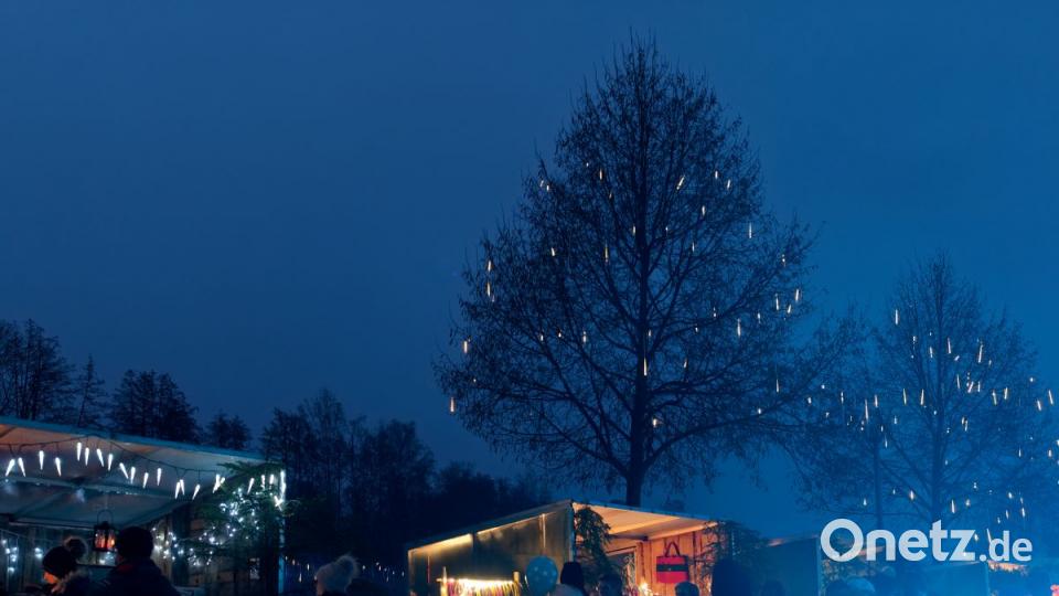Wer am Samstag den Tirschenreuther Weihnachtsmarkt besuchte, hat alles richtig gemacht. Es blieb nämlich trocken und auch die Temperaturen waren sehr erträglich. Am Sonntag trübten über weite Strecken Regen und Wind das Vergnügen. Bild: tr