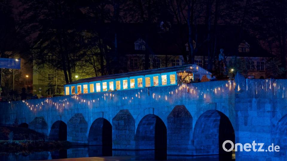 Wer am Samstag den Tirschenreuther Weihnachtsmarkt besuchte, hat alles richtig gemacht. Es blieb nämlich trocken und auch die Temperaturen waren sehr erträglich. Am Sonntag trübten über weite Strecken Regen und Wind das Vergnügen. Bild: tr