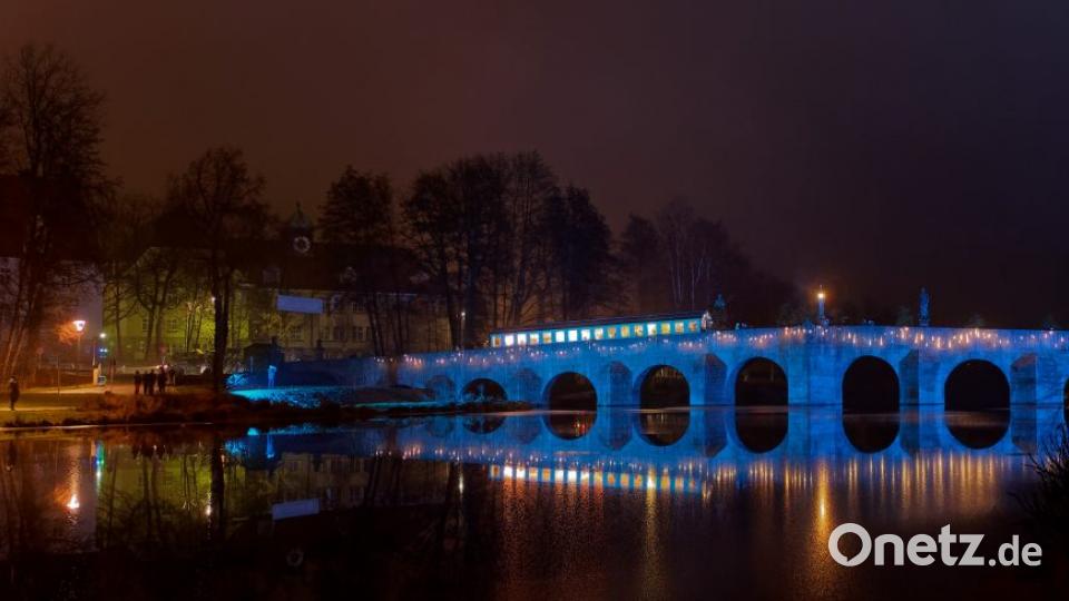 Wer am Samstag den Tirschenreuther Weihnachtsmarkt besuchte, hat alles richtig gemacht. Es blieb nämlich trocken und auch die Temperaturen waren sehr erträglich. Am Sonntag trübten über weite Strecken Regen und Wind das Vergnügen. Bild: tr