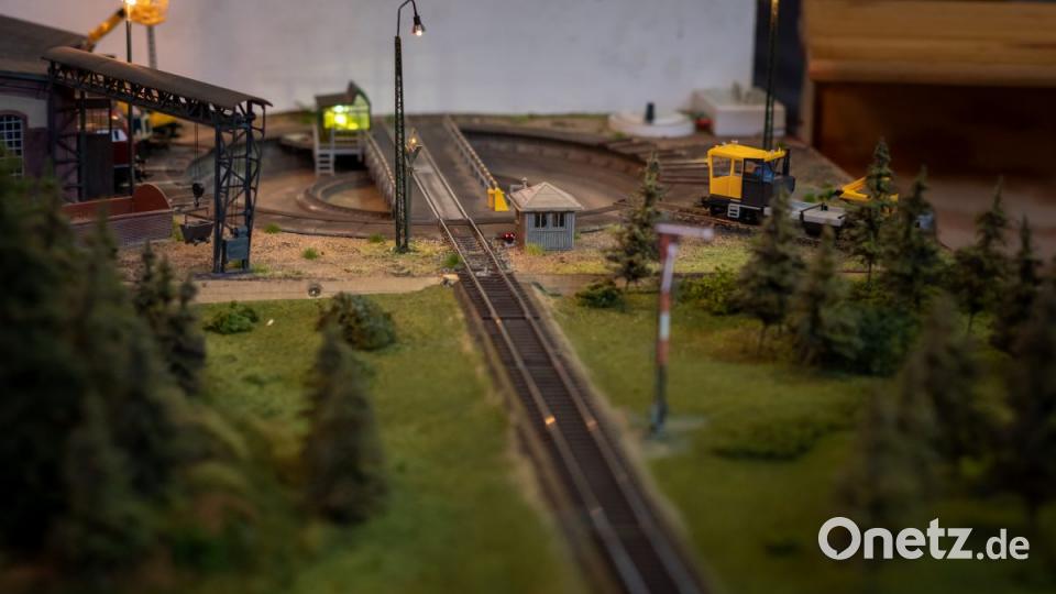 Eine Drehscheibe mit Lokschuppen - so wie es sie auch früher in Weiden gab. Bild: pml