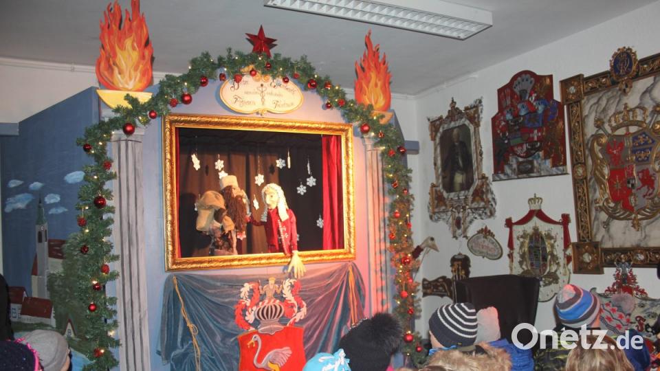 Viel geboten, zu sehen und zu hören, bekamen die Besucher des 40. Oberviechtacher Christkindlmarktes. Bild: frd