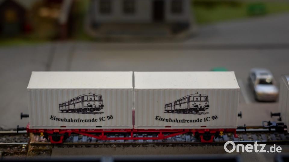 Ein Wagon mit dem Logo der Eisenbahnfreunde. Bild: pml