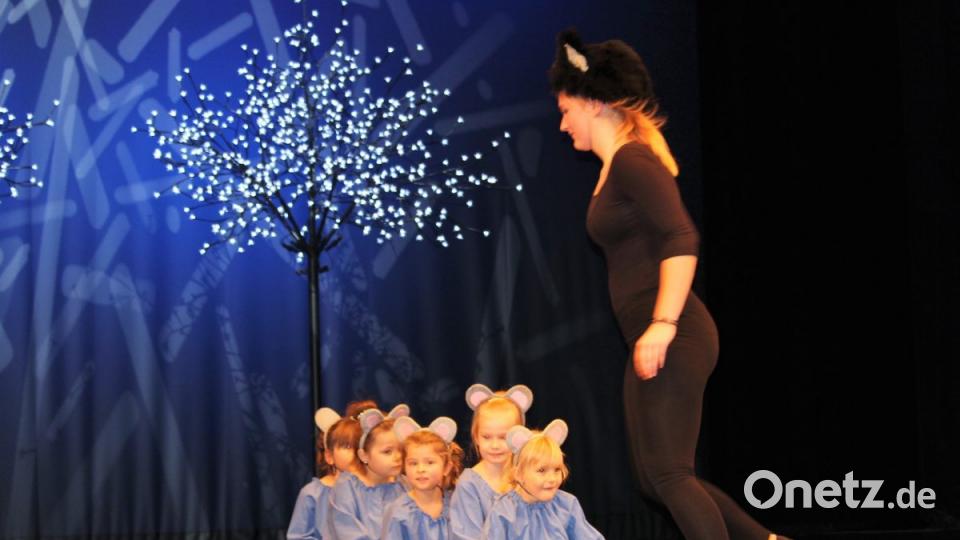 Annika Lehnert fängt als Katze alle Mäuse. Bild: Dagmar Williamson