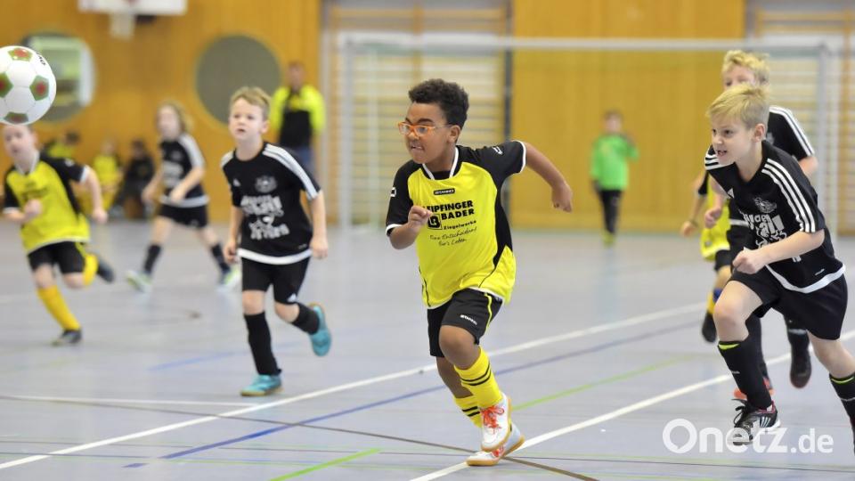 F.Junioren

Szene aus dem Spiel der F-Junioren: DJK Ammerthal (schwarze Trikots) - SV Hahnbach (gelbe Trikots)

Bild: Ziegler Bild: Ziegler