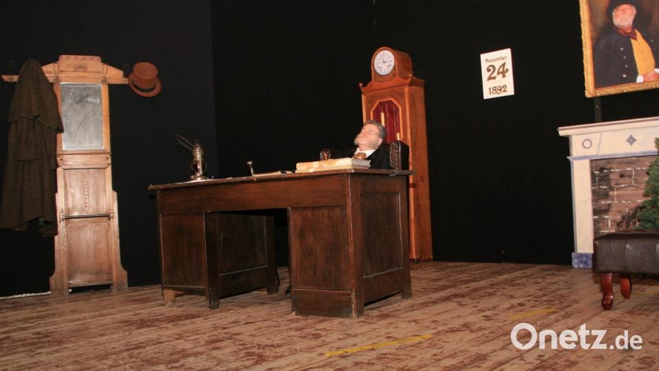 Amateurtheater Marktredwitz-Dörflas: &quot;Fröhliche Weihnachten, Mr. Scrooge&quot;. Bild: wro