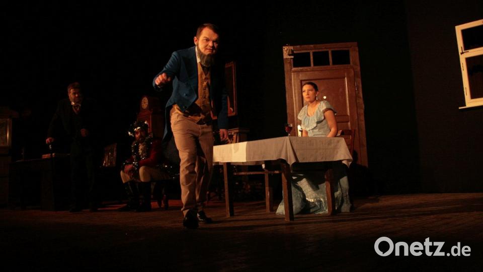 Amateurtheater Marktredwitz-Dörflas: &quot;Fröhliche Weihnachten, Mr. Scrooge&quot;. Bild: wro