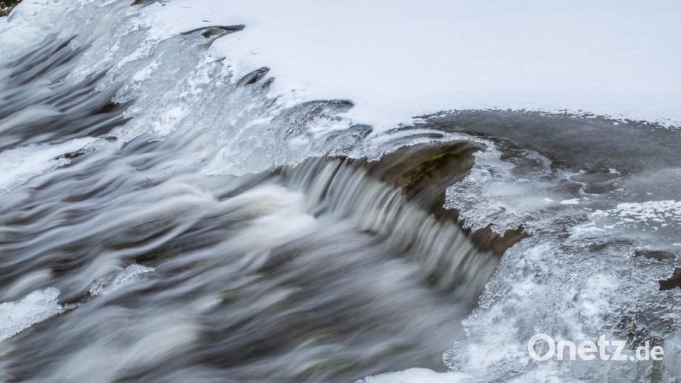 Januar: Christoph Schönberg, Waldershof, Eisimpressionen bei Pullenreuth. Bild: exb/Christoph Schönberg