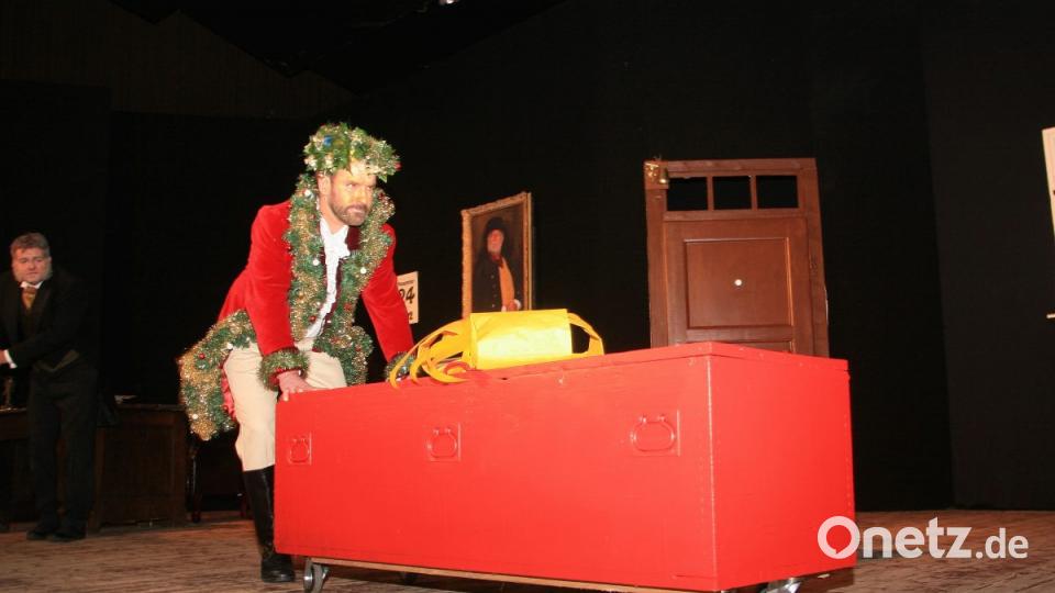 Amateurtheater Marktredwitz-Dörflas: &quot;Fröhliche Weihnachten, Mr. Scrooge&quot;. Bild: wro