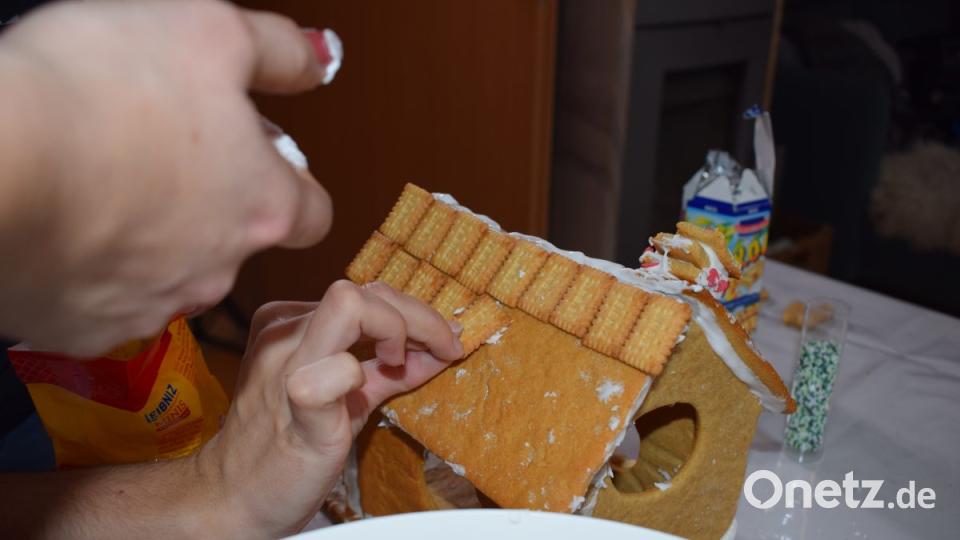 Weniger einfach als gedacht: Lebkuchenhaus backen Bild: gld